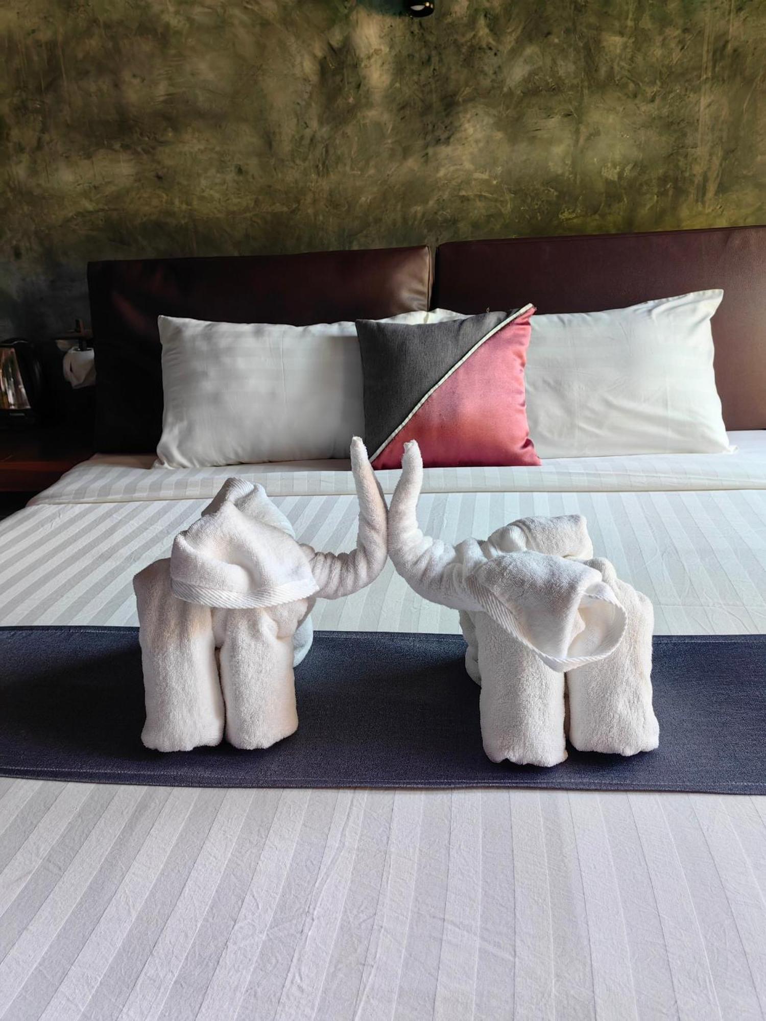 Keeree Loft Resort Thongphaphum Kültér fotó