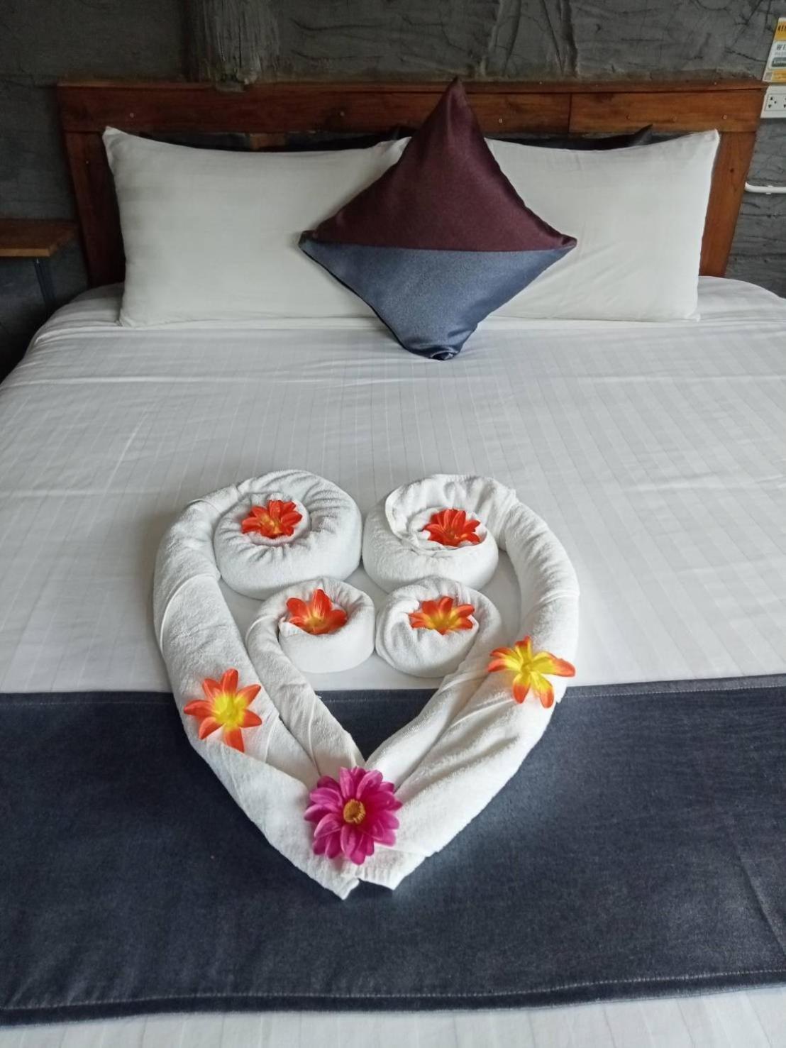 Keeree Loft Resort Thongphaphum Kültér fotó