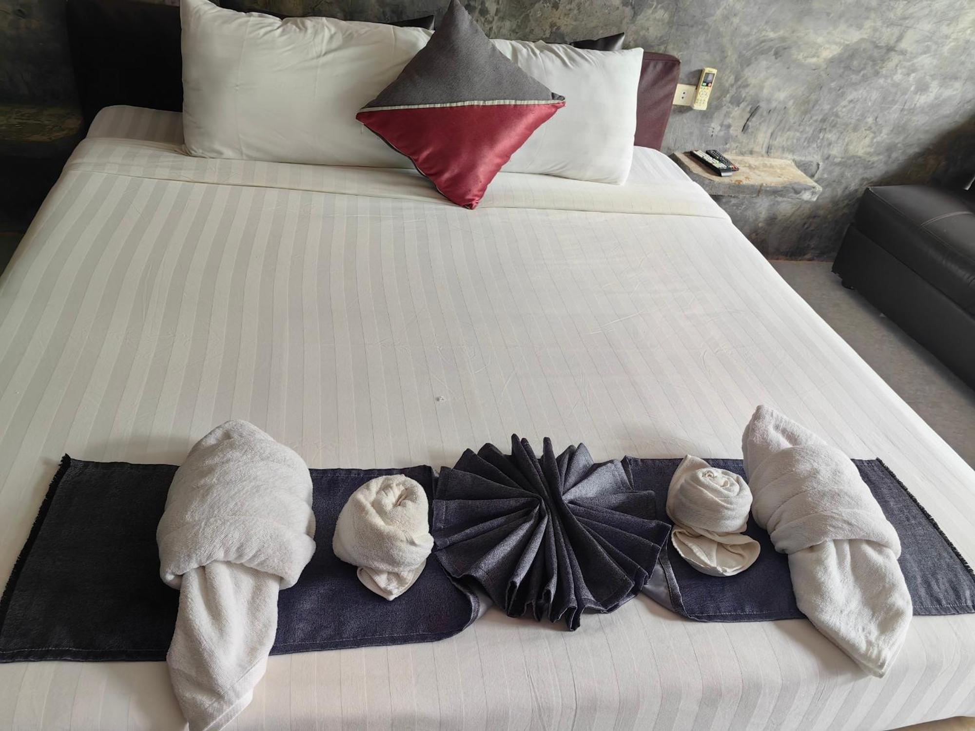 Keeree Loft Resort Thongphaphum Kültér fotó